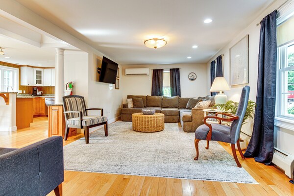 Downtown Ogunquit Home: 1 Mi To Beach! - Kennebunk, ME