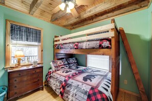 House (2 Bedrooms) | Interior - Santeetlah Lake Retreat w/ Dock: Walk to Water! (Robbinsville)