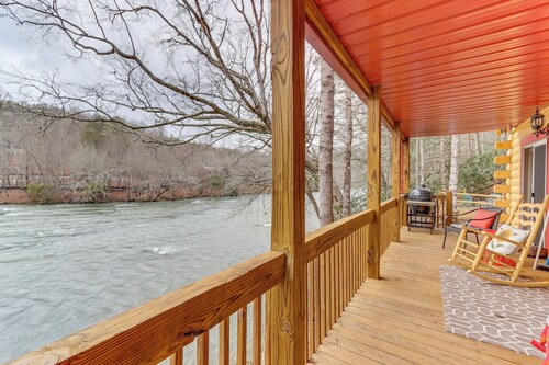 'toccoa Waterfront Hideaway:' Hot Tub & Fire Pit!