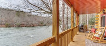 'toccoa Waterfront Hideaway:' Hot Tub & Fire Pit!