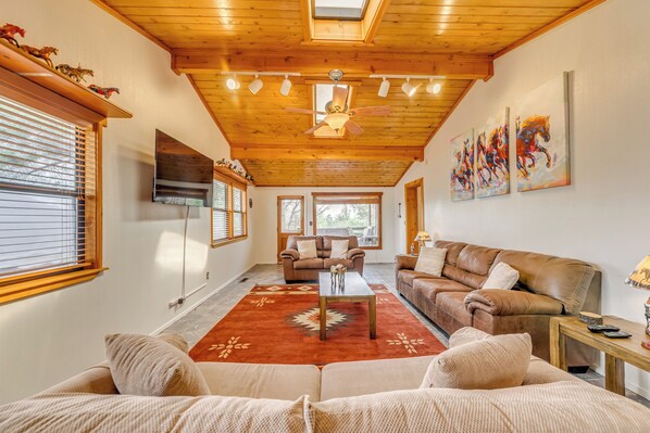House (2 Bedrooms) | Interior