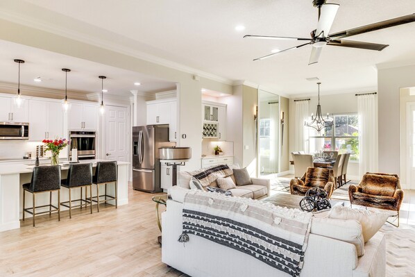 House (3 Bedrooms) | Interior