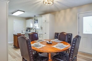 House (3 Bedrooms) | Interior