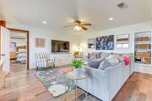 House (5 Bedrooms) | Interior