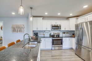 House (4 Bedrooms) | Interior