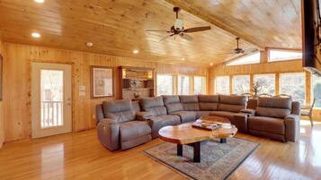 House (4 Bedrooms) | Interior