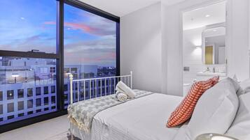 2 slaapkamers, een strijkplank/strijkijzer, wifi, beddengoed