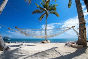 Am Strand, LiegestĂŒhle, StrandtĂŒcher