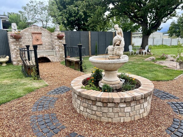 Property grounds - "The Little Tuscan Villa"  - right in the heart of Stanthorpe!
 (Stanthorpe)