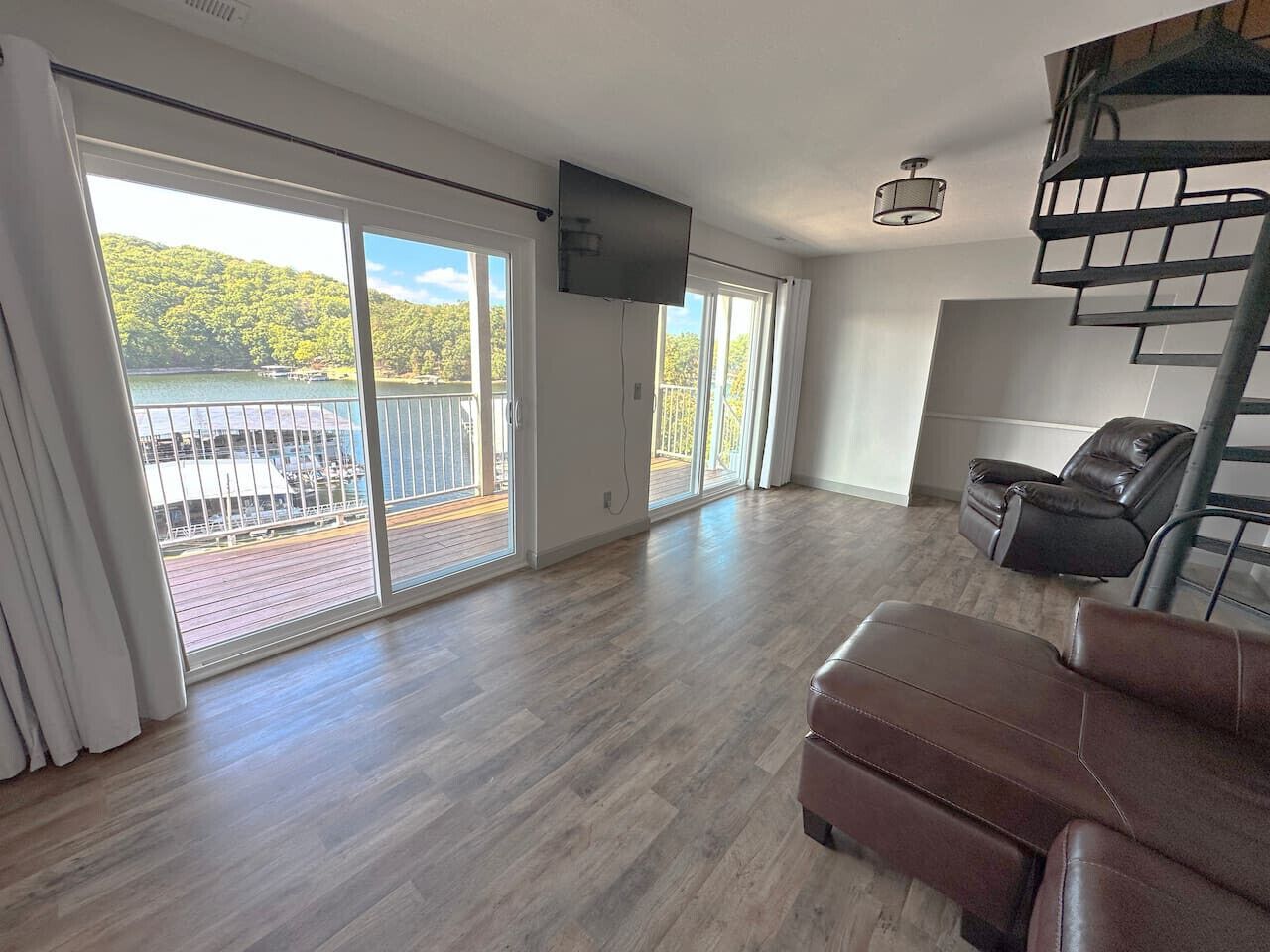 Smart-tv en een open haard