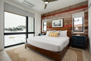 4 habitaciones, tabla de planchar con plancha, wifi y ropa de cama