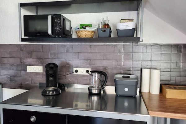 Die Küche bietet alles was ihr braucht! Der Kaffee/ Tee wartet schon
