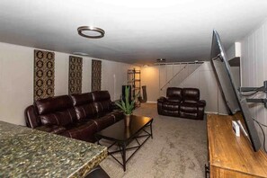 Living area - Remarkable Ranch + Hot Tub + Game Room + Fitness Room! (Gary)