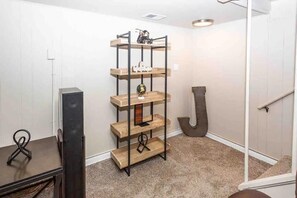 Interior - Remarkable Ranch + Hot Tub + Game Room + Fitness Room! (Gary)