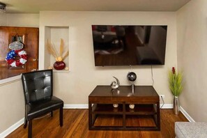 Living area - Remarkable Ranch + Hot Tub + Game Room + Fitness Room! (Gary)