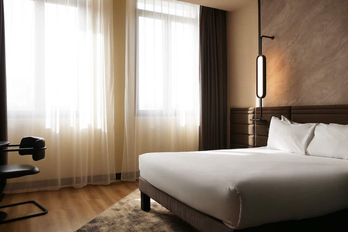 Classic Room, 1 Double Bed, River View