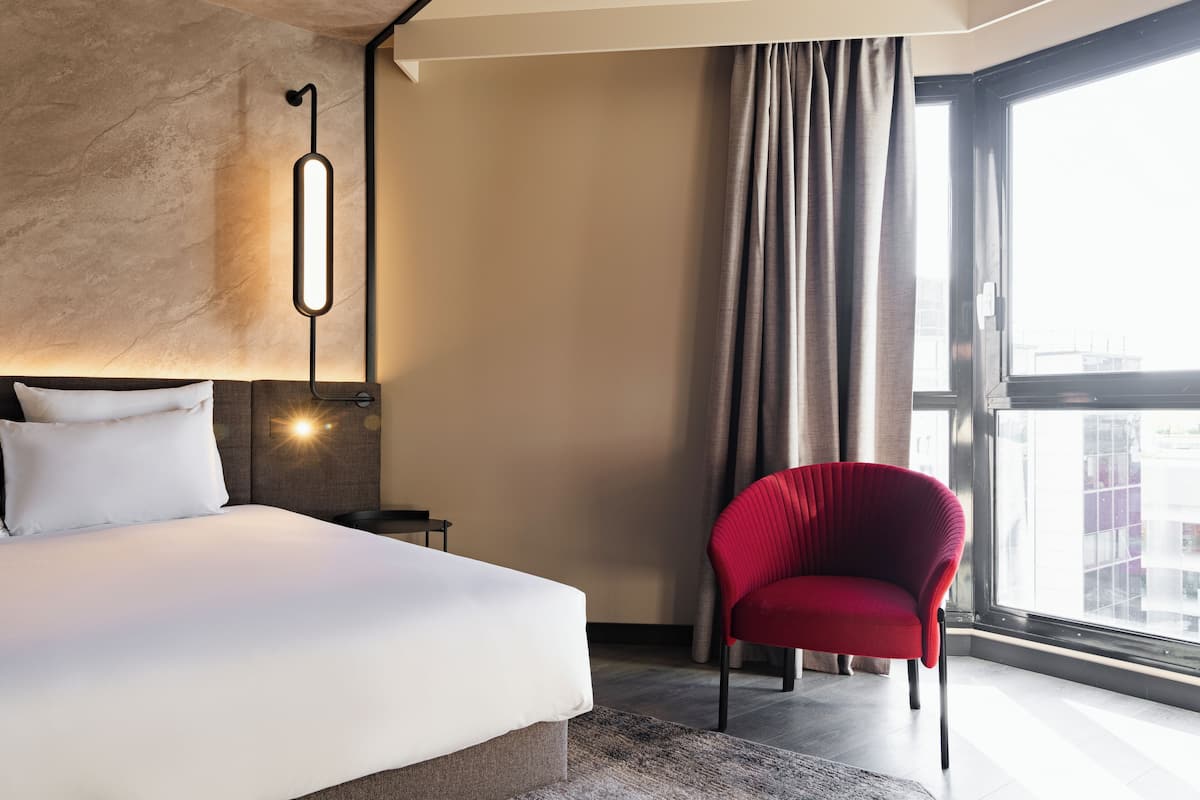 Executive Room, Multiple Beds | Premium bedding, memory foam beds, minibar, laptop workspace