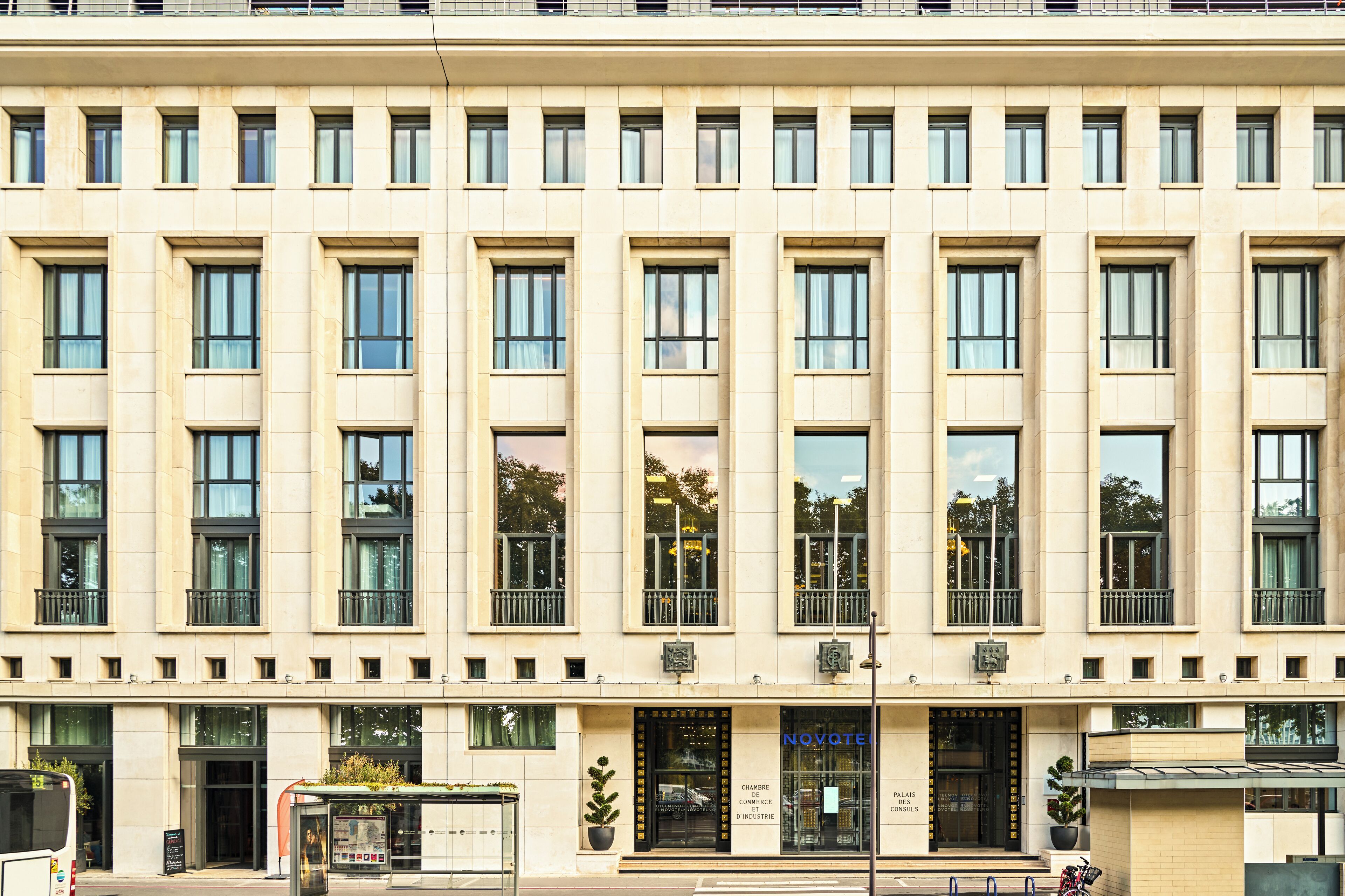 Mặt tiền nơi lưu trú