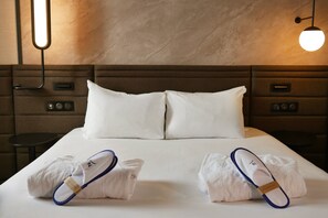 Premium-sengetøj, senge med madrasser af memory foam, minibar