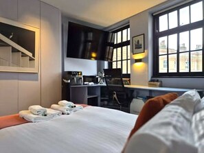 Uklassifisert bilde, 3 av 16, knapp