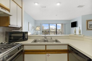 Fridge, microwave, stovetop, dishwasher - Shopping, Distance, Public Beach Access, Night Life! (Panama City Beach)