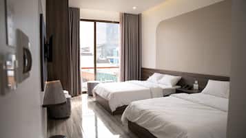 Family Double Room, 2 Double Beds | Individually furnished, desk, soundproofing, free WiFi