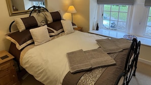 Cottage | 3 bedrooms, iron/ironing board, free WiFi, bed sheets - Beautiful Cottage - 3 Bedrooms & 3 Bathrooms (Bakewell)
