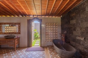 Deluxe Bungalow | Bathroom - Billys Ayodya Villa (Perean Tengah)