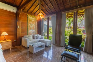 Deluxe Bungalow | Living area | Flat-screen TV - Billys Ayodya Villa (Perean Tengah)