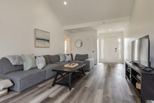 Fountain Inn Oasis - Just 1.5 miles from CCNB Amp