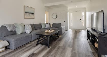 Fountain Inn Oasis - Just 1.5 miles from CCNB Amp