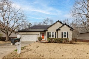 Exterior - Fountain Inn Oasis - Just 1.5 miles from CCNB Amp (Fountain Inn)
