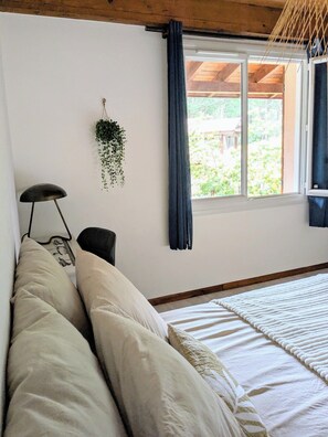 1 bedroom, desk, iron/ironing board, free WiFi