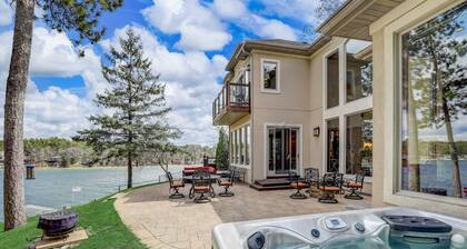 Luxury Lakefront! Hot Tub & Arcades! Sleep 24!