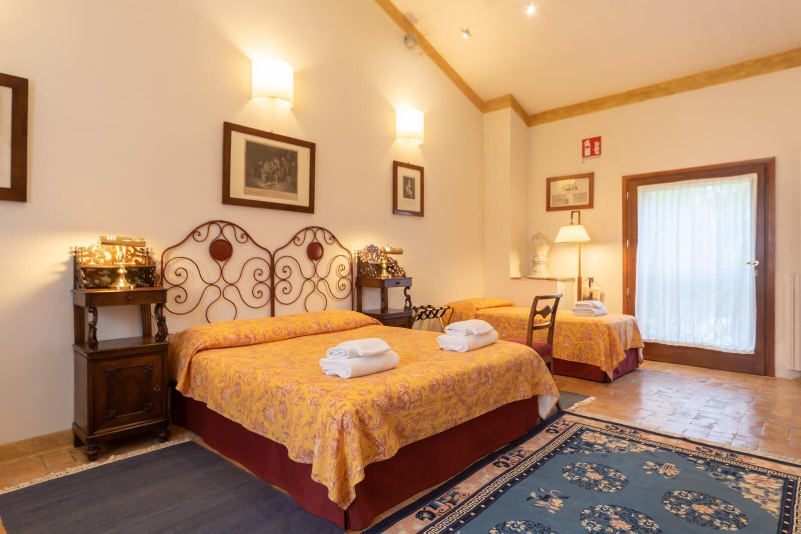 4 Schlafzimmer, Bügeleisen/Bügelbrett, Bettwäsche