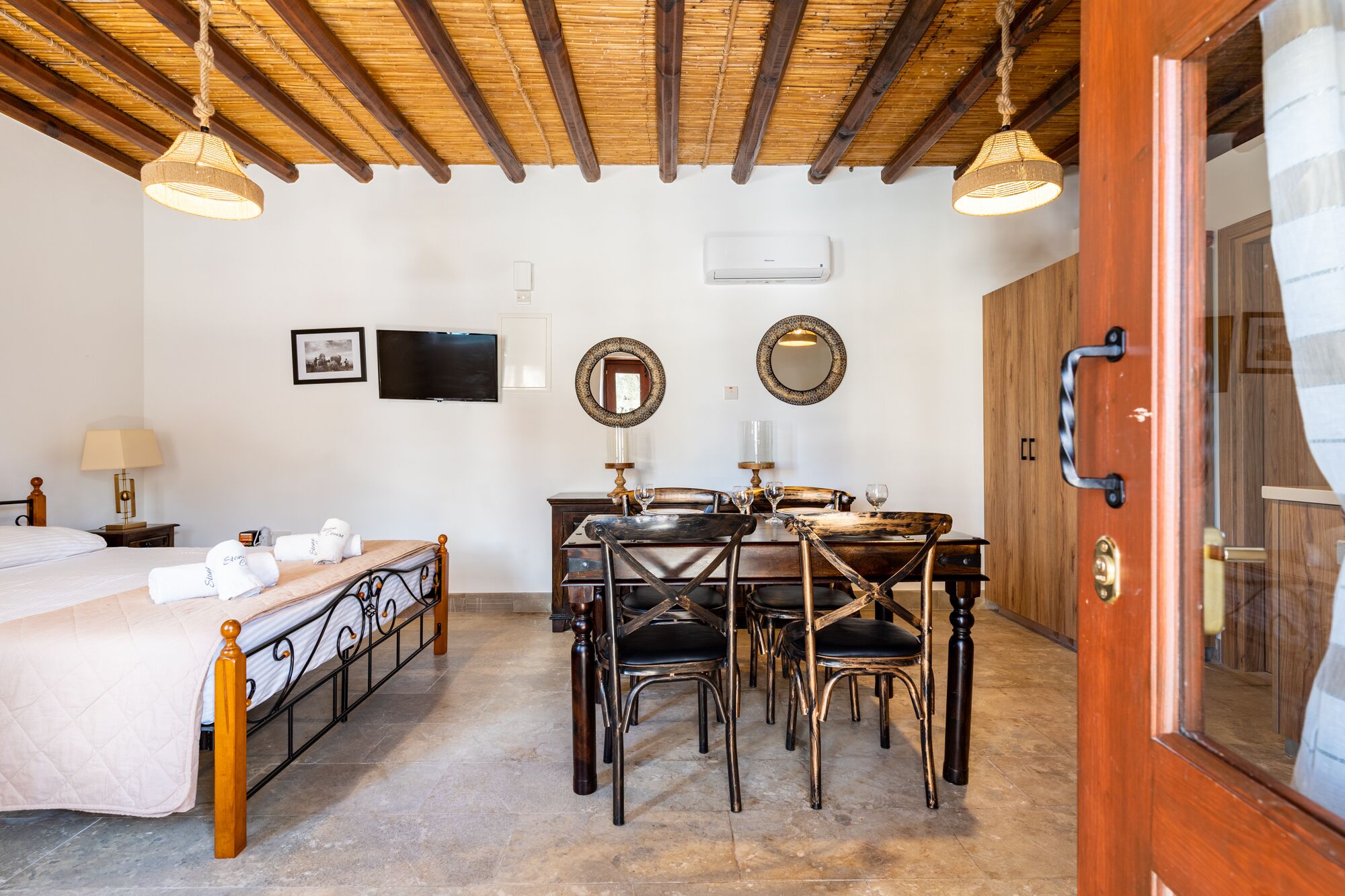 Deluxe Room | Soundproofing, free WiFi, bed sheets