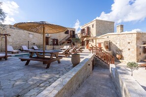 Exterior - Stone Court Boutique Studios (Giolou)