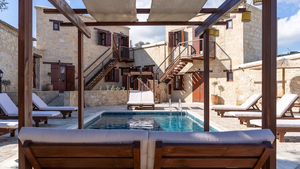 Exterior - Stone Court Boutique Studios (Giolou)