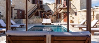 Stone Court Boutique Studios