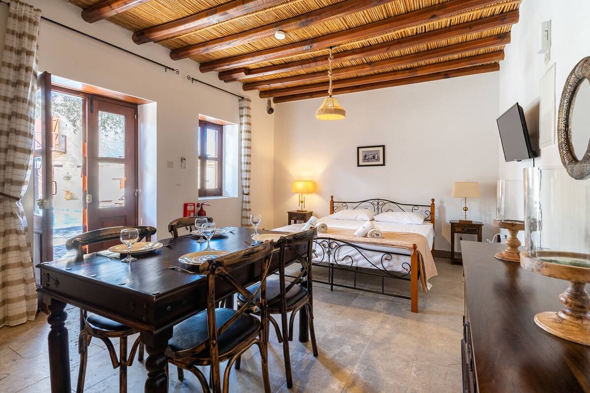 Quarto luxo | Quartos à prova de som, Wi-Fi de cortesia, roupa de cama