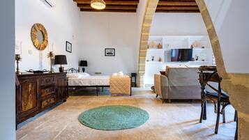 Executive Room | Soundproofing, free WiFi, bed sheets