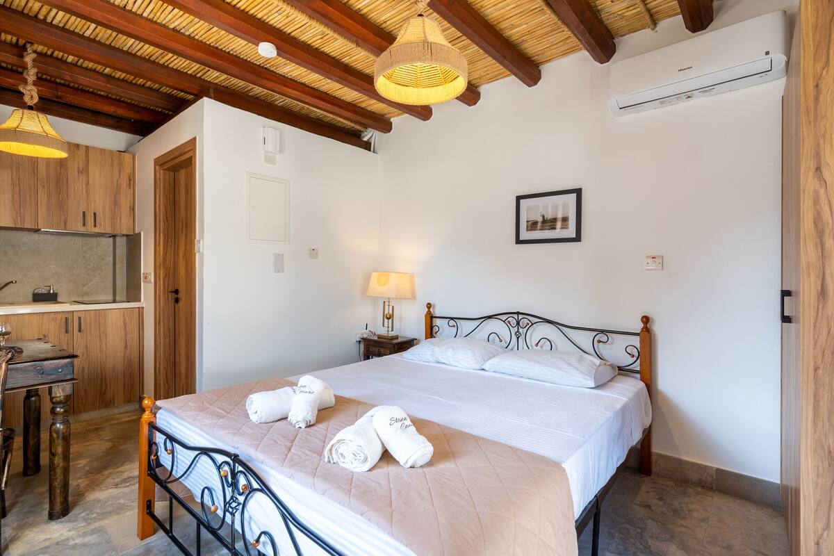 Estúdio standard | Quartos à prova de som, Wi-Fi de cortesia, roupa de cama