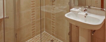 Classic King Cabin | Bathroom