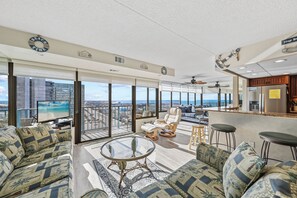 TV - Capri 1805 - Renovated and Oceanfront, there's something for the whole family! (Ocean City)