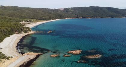Loue Studio à Serra Di Ferro Idéal Pour 2 Personnes, Entièrement Rénové