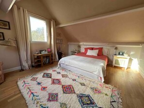 4 soverom, strykejern/-brett, reiseseng for barn og sengetøy