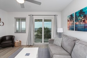 Smart TV - Pre-Christmas Sale! Beach Front w/great view (Gulf Shores)