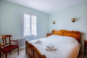 3 chambres, fer et planche à repasser, Wi-Fi gratuit