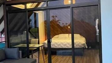 1 bedroom, in-room safe, desk, free WiFi