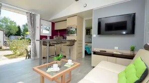 Télévision, table de tennis de table